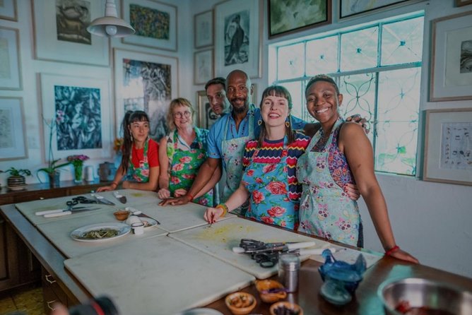 Flavors of Oaxaca: Cooking Class with No Set Menu and Local Market Tour - Meeting Casa Crespo on Reforma 808