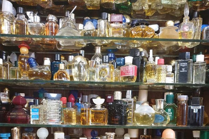 Flea Market Secrets near Montmartre: A Paris Hunt for Treasures - Is $102.41 a Fair Price?