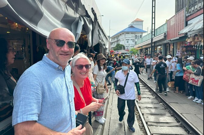 Floating Market and Railway Market Private Tour VIP Transport - The boat option and what to clarify