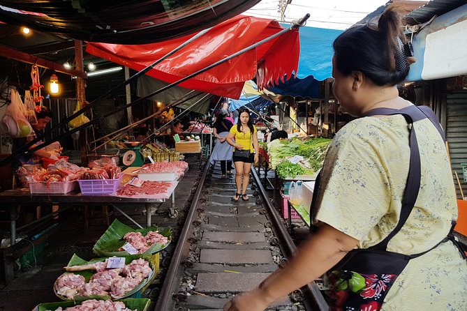 Floating Market Damnoen Saduak and Meklong Railway Market: Half Day Tour - Who will enjoy this half-day outing