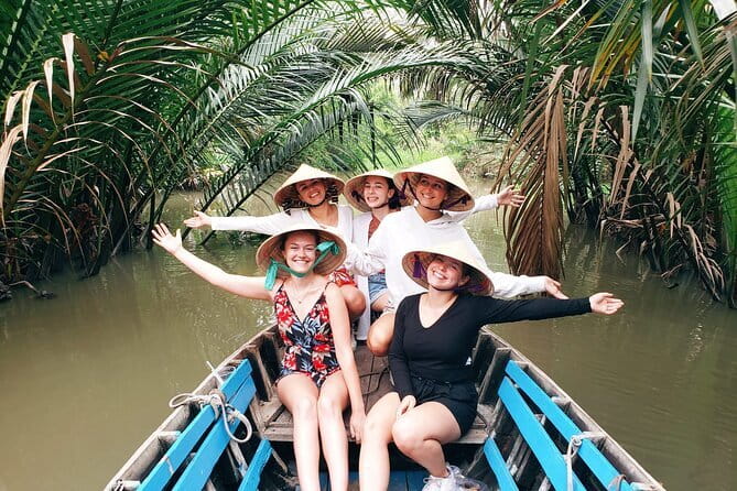 Floating Market & Hidden Canals – Small Group Morning Boat Tour - The pineapple stop and the return across the water