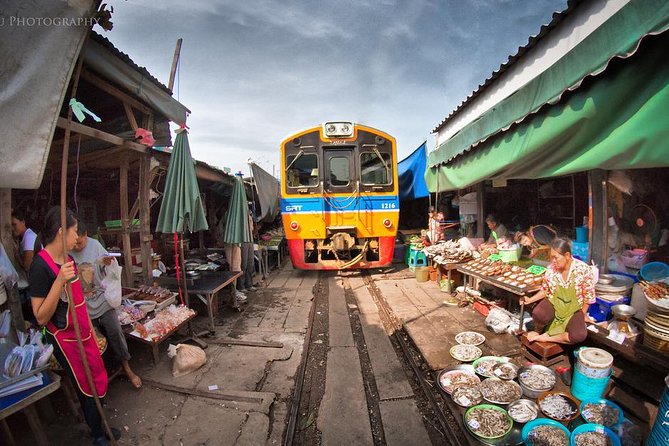 Floating Market & Railway Market Bangkok - The return to Bangkok by early afternoon