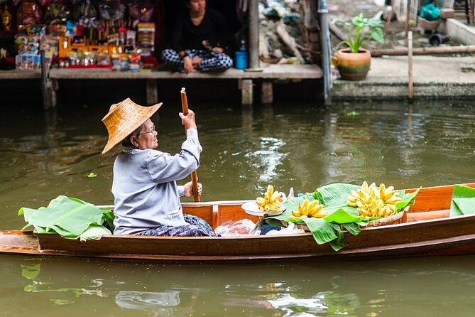 Floating Market & Railway Market near Bangkok - What the seven-hour schedule means for you