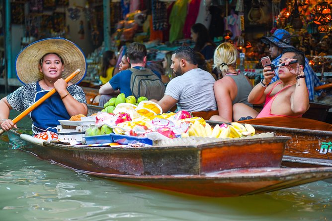 Floating Markets Day Trip from Bangkok - The optional boat through the market