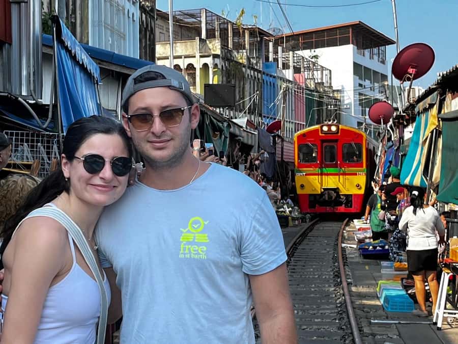 Floating & Railway markets (multi-language) - Leaving Bangkok in a private vehicle