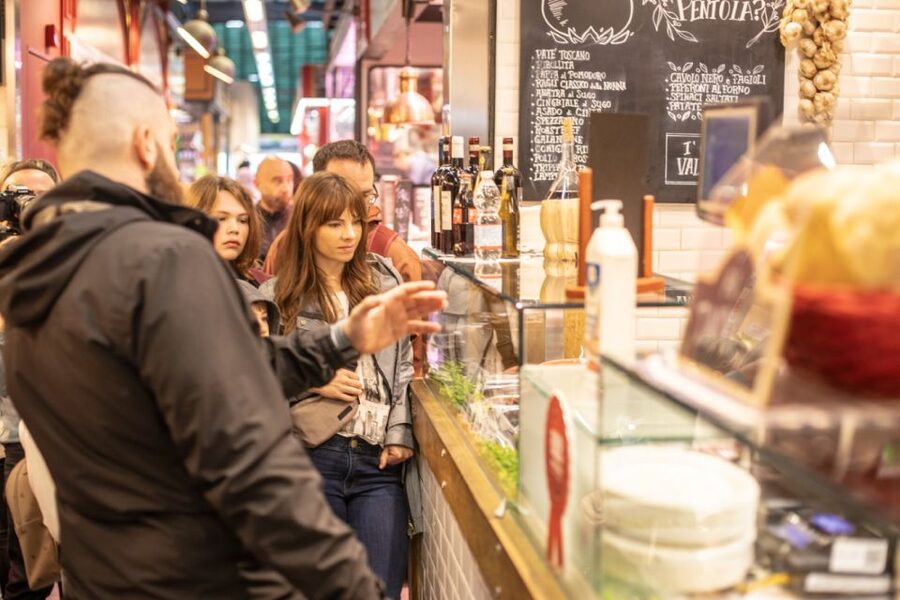 Florence: Grocery Market Food Tour and Tastings with a chef - Ending with gelato and a choice of flavors