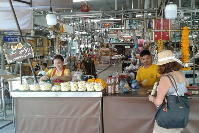 Flower Market & Floral Art: Multilingual Private Tour [EN/others] - Baan Kudi Chin Museum and a taste of local culture
