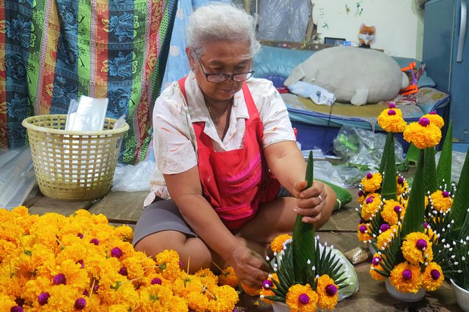 Flower Market & Floral Art: Multilingual Private Tour [EN/others] - Guide quality and the private-tour advantage