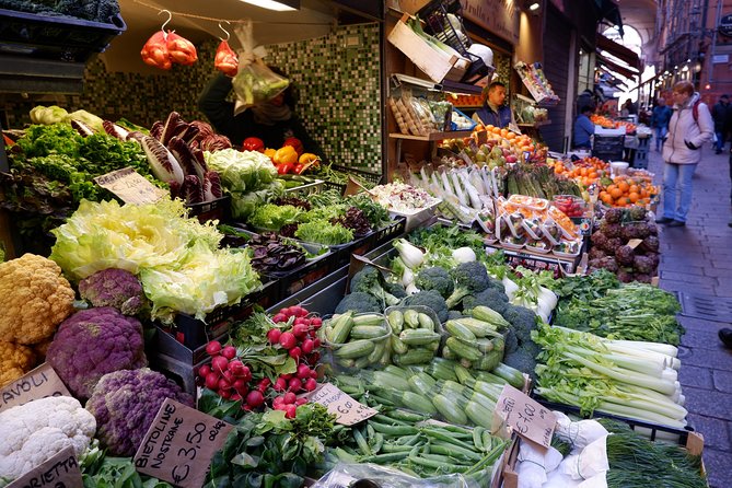 Food markets tour with a local! - Route, timing, and meeting points