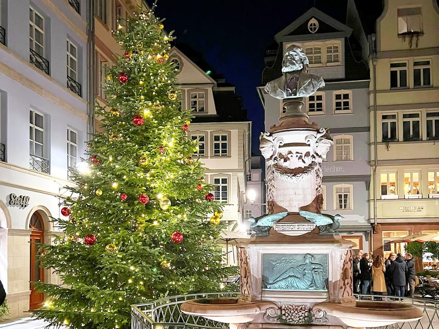 Frankfurt: Christmas Market & Old Town Tour 60 min-daily 16:00-in German - Paulsplatz and the road to the river