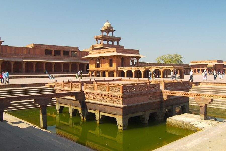 From Agra: Fatehpur Sikri and Market Private Half-Day Tour - The ride from Agra to the walled city