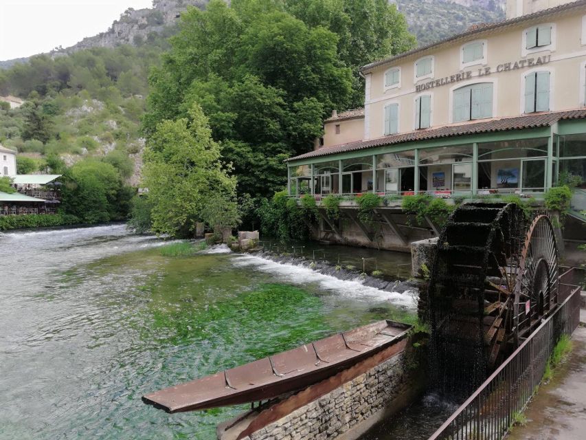 From Aix-en-Provence: Luberon Market & Villages Day Tour - What the minivan day feels like