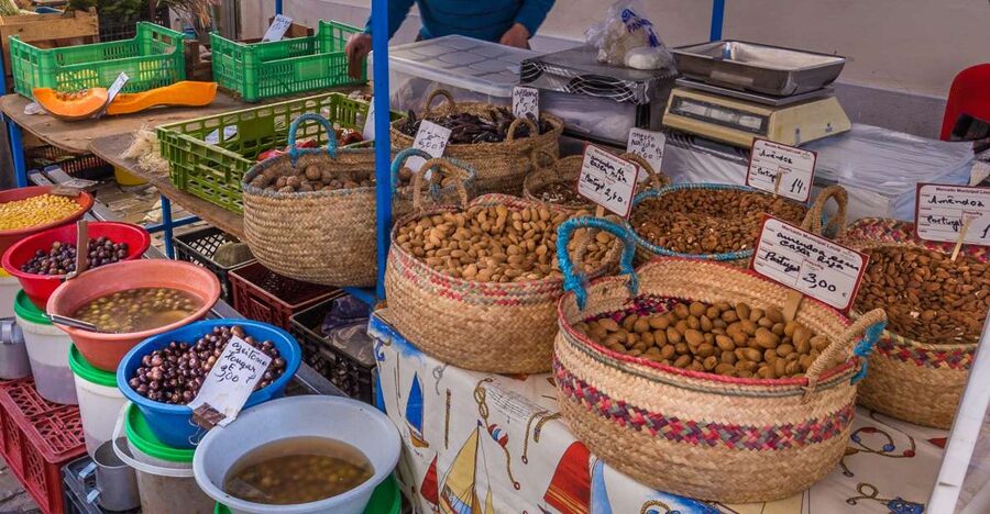 From Algarve Coast: Day Trip by Bus to Loule Market - The Roma market: useful expectations before you go