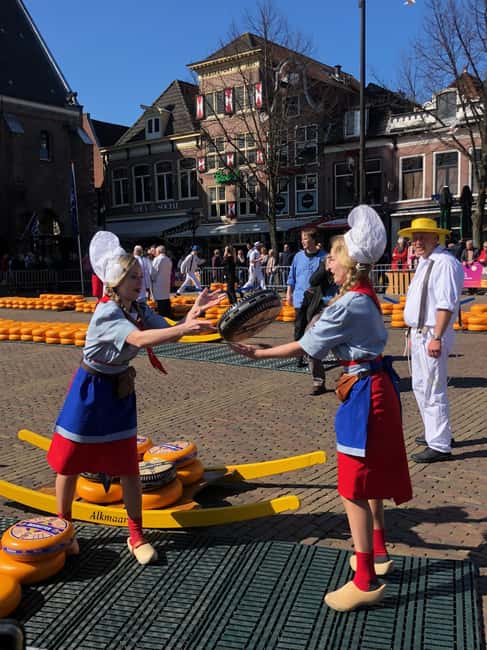From Amsterdam; Alkmaar Cheese market & Zaanse Schans - Key points to know before booking