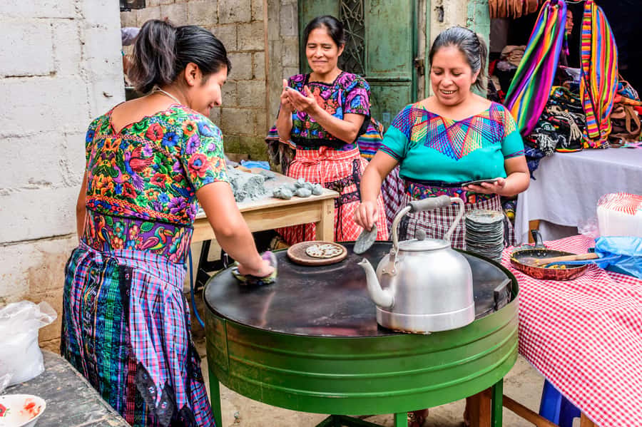 From Antigua to Chichicastenango: Mayan Market Day Trip - Entering the Chichicastenango market