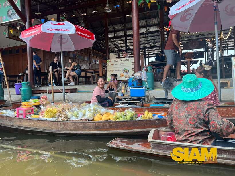 From Bangkok:Damnoen Floating Market and Railway Market Tour - How much time do you really get?