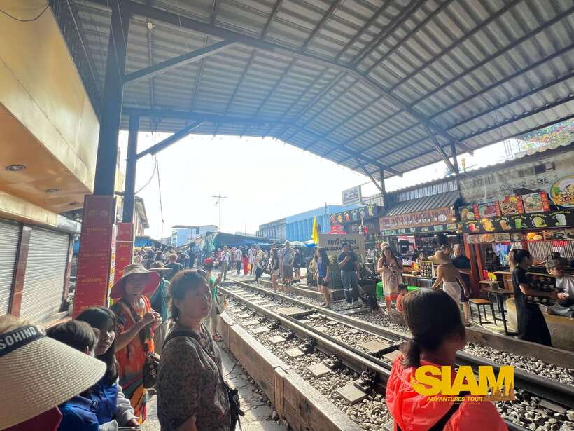 From Bangkok:Damnoen Floating Market and Railway Market Tour - Pickup, drop-off, and who should book