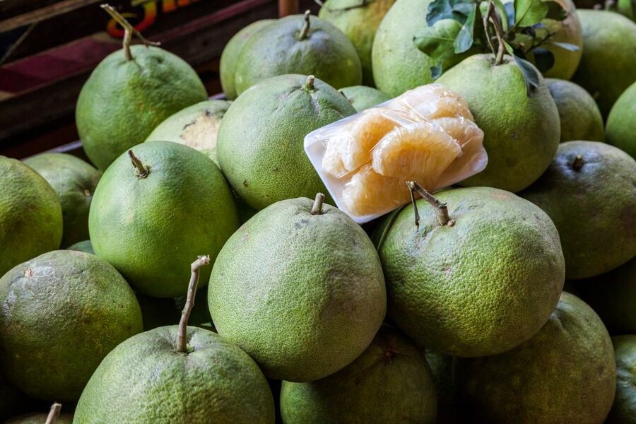 From Bangkok: Damnoen Saduak Floating Market Guided Tour - What Damnoen Saduak feels like on arrival