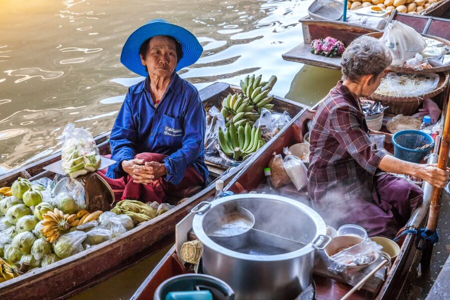 From Bangkok: Damnoen Saduak Floating Market Guided Tour - Transport, timing, and the real value of $122