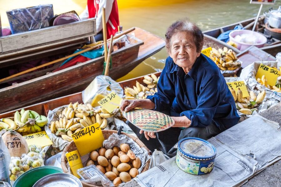 From Bangkok: Damnoen Saduak Floating Market Guided Tour - Who should take this tour