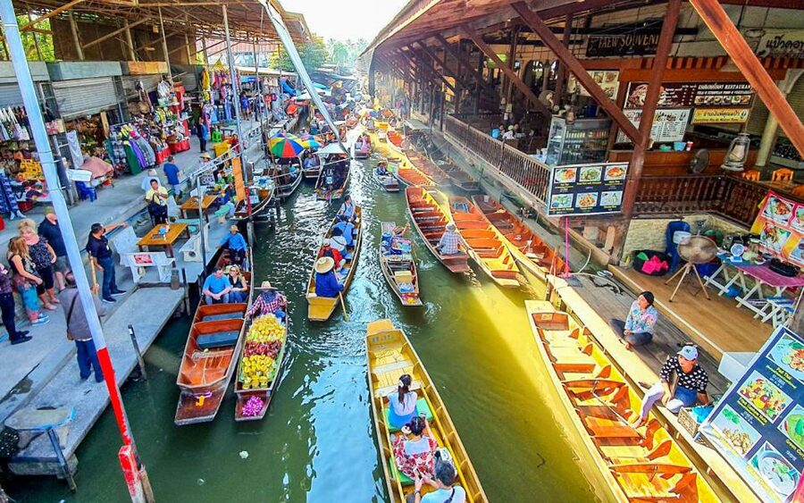 From Bangkok: Damnoen Saduak & Train Market Tour in Spanish - Why combine Damnoen Saduak and Maeklong?