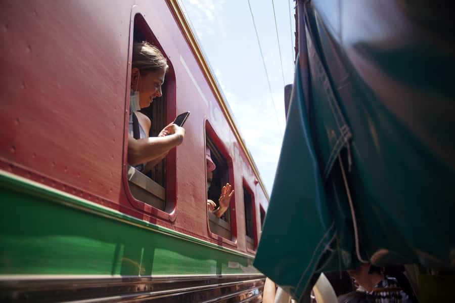 From Bangkok: Floating Market and Ayutthaya Guided Day Tour - The early start and long road day