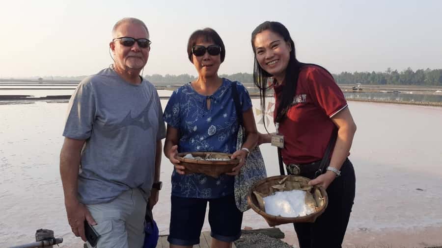 From Bangkok: Floating & Railway Markets Tour & Coconut Farm - Taking a longtail boat through Damnoen Saduak