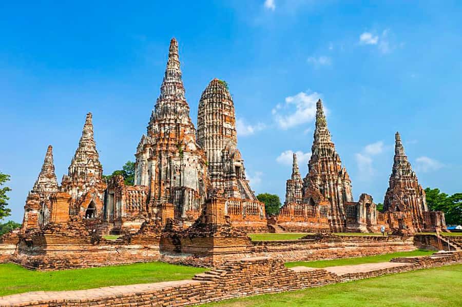 From Bangkok: Markets and Ayutthaya Tour - The Spanish guide can make or break the day