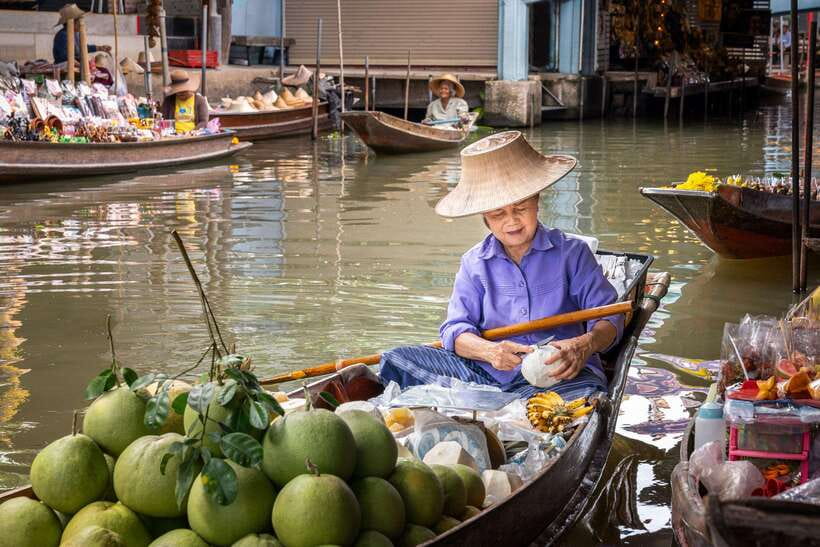 From Bangkok: Railway & Damnoen Saduak Floating Market Tour - Lao Tuk Luck Market and a quieter canal view