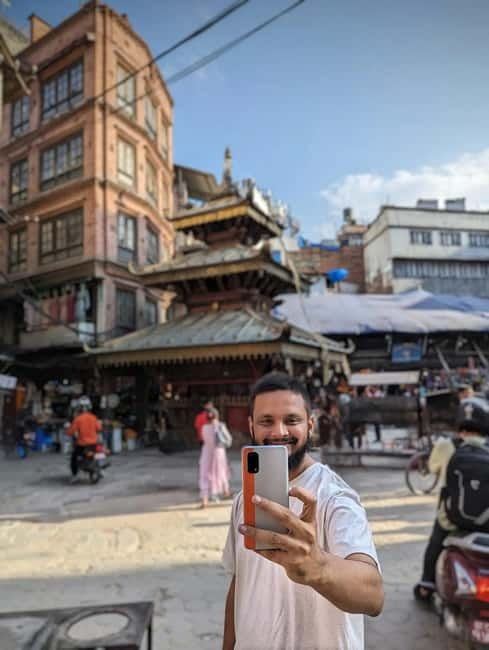 From Bazaar to Hippie Hub: Ason & Freak Street in Kathmandu - Starting with coffee in Thamel