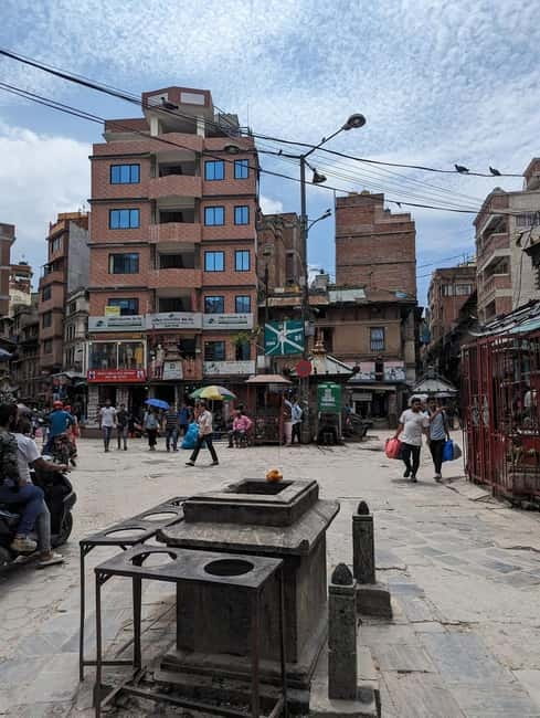 From Bazaar to Hippie Hub: Ason & Freak Street in Kathmandu - The Temple of Annapurna and daily devotion