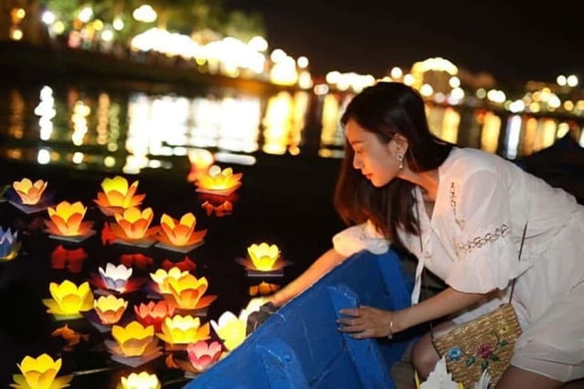 From Da Nang: Hoi An Old Town Tour, Night Market & Boat Ride - Ancient houses built for trade and family life