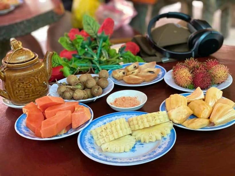 From HCM: Mekong Delta Can Tho Floating Market 2-Day Tour - The road to Can Tho and your first night