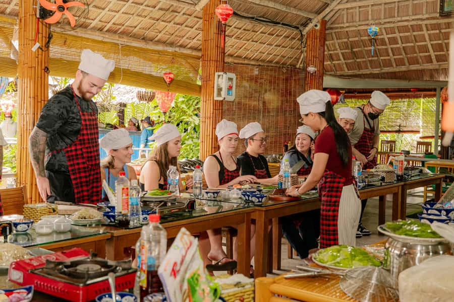 From Hoi An: Market Tour, Basket Boat Ride and Cooking Class - Cooking four Vietnamese dishes