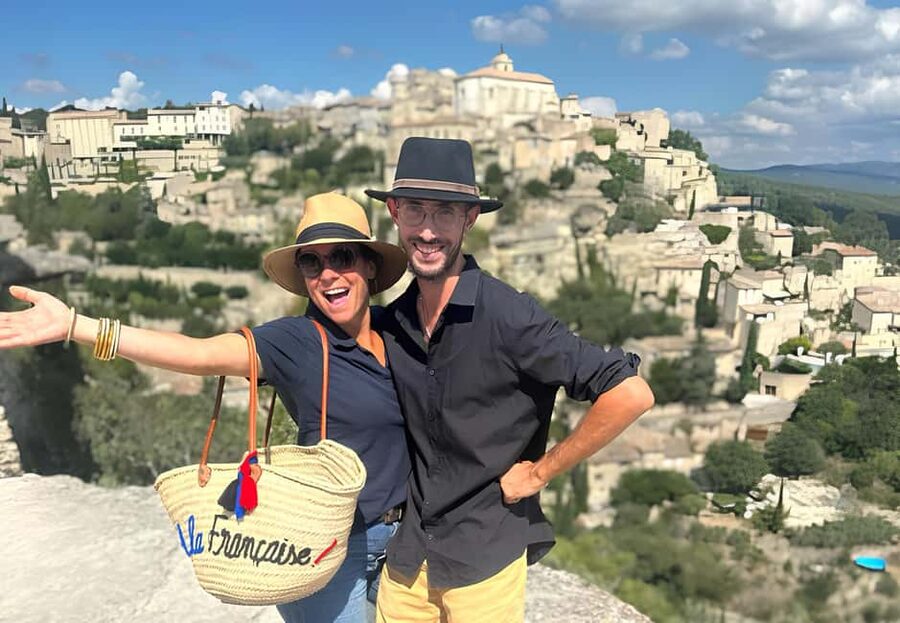 From Marseille: Luberon Market & Villages Full-Day Tour - Sénanque Abbey and the lavender window