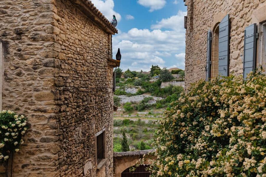 From Marseille: Luberon Market & Villages Full-Day Tour - Gordes, the dry-stone classic