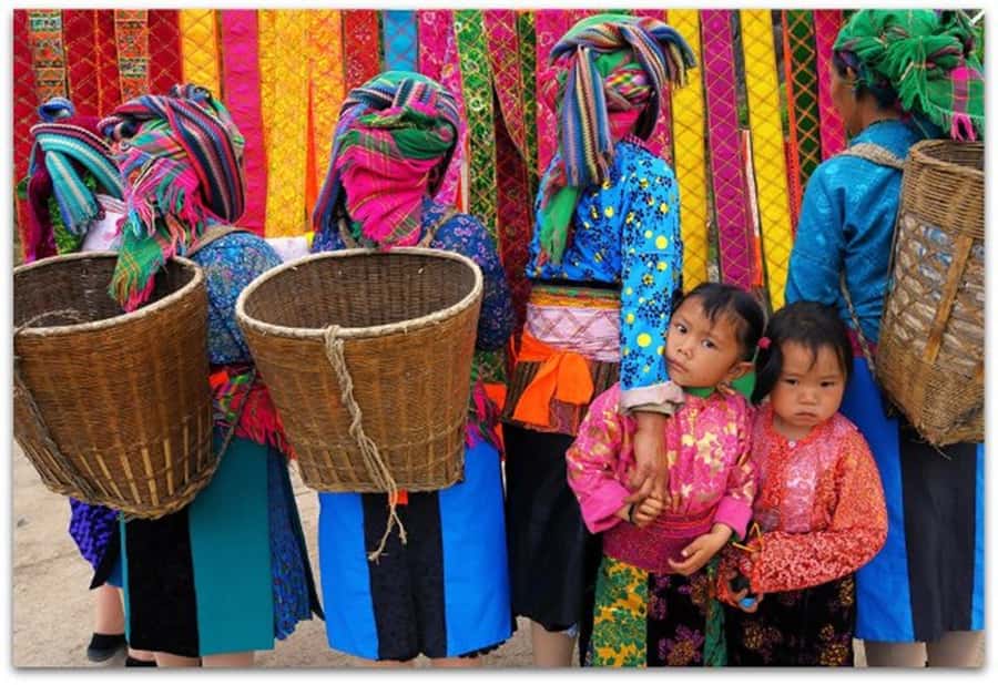 From Sa Pa: Sunday Bac Ha Market Group Tour - Inside Sunday Bac Ha Market