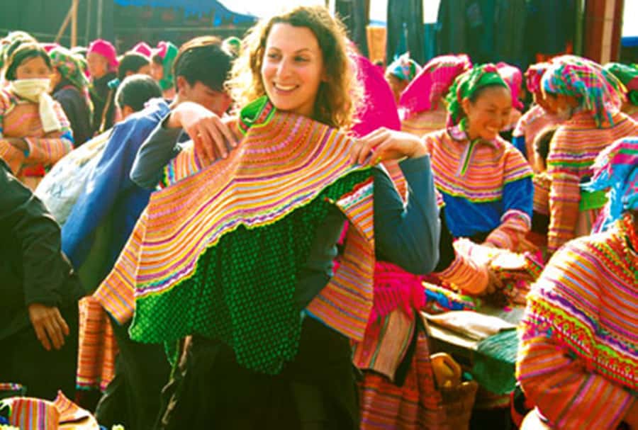 From Sa Pa: Sunday Bac Ha Market Group Tour - A slower hour in Pho Village