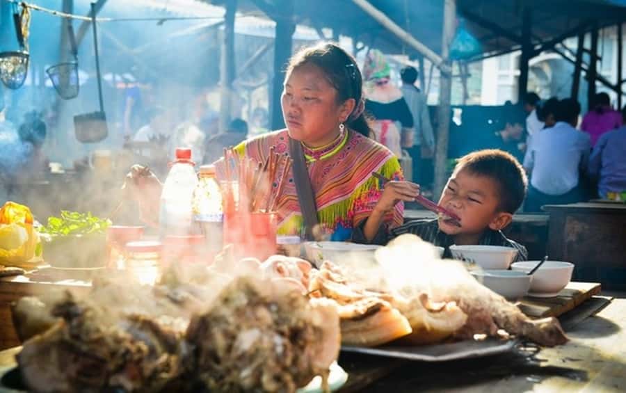 From Sa Pa: Sunday Bac Ha Market Group Tour - The morning road from Sa Pa to Bac Ha