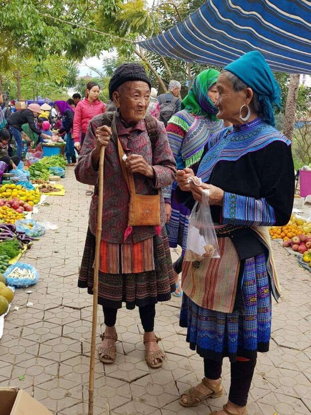From Sapa: 1D Local Bac Ha Sunday Market Tour - Best seller - The animal market gives Bac Ha its working character