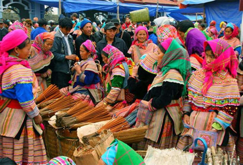 From Sapa: Bac Ha Sunday Market and Ethnic Villages Tour - Entering Bac Ha Sunday Market
