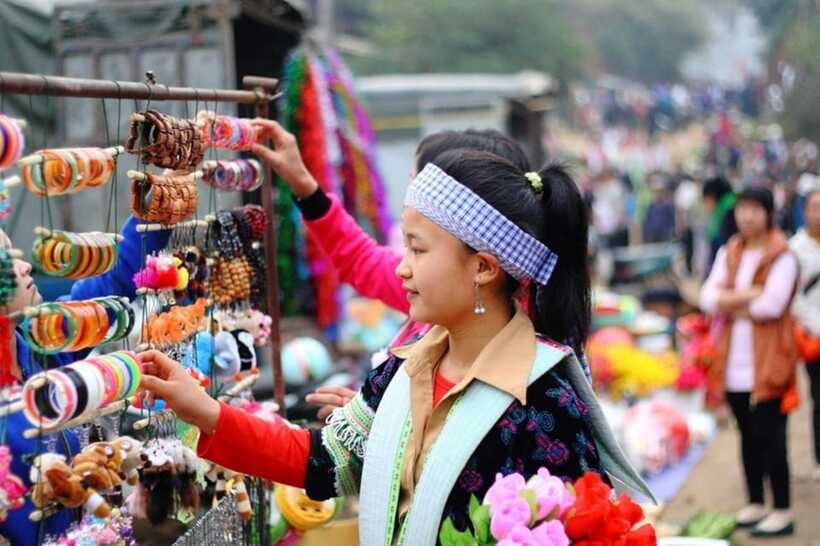From Sapa: Bac Ha Sunday Market and Ethnic Villages Tour - What to bring for a mountain market day