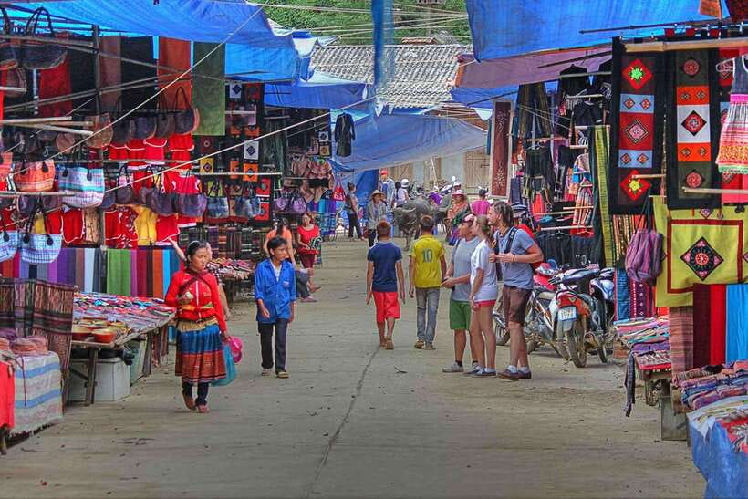 From Sapa: Bac Ha Sunday Market and Ethnic Villages Tour - The early pickup and road to Bac Ha