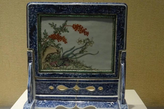 Full-Day Private Tour Panjiayuan Antique Market and Beijing Capital Museum - Lunch and the move to the museum