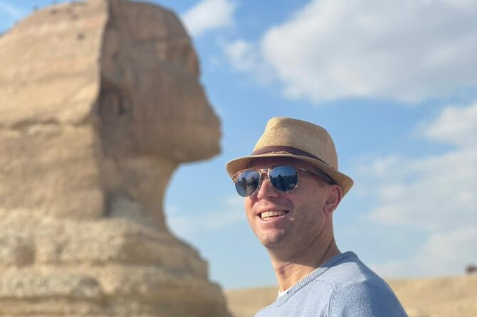 Full - Day Tour to Giza Pyramids , Cairo Museum & Bazaar Includes Lunch - The guides make the difference
