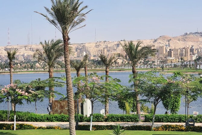 Full Day Tour to Royal Mummies, Giza pyramids, Sphinx and Bazaar - Giza’s three pyramids and the Sphinx