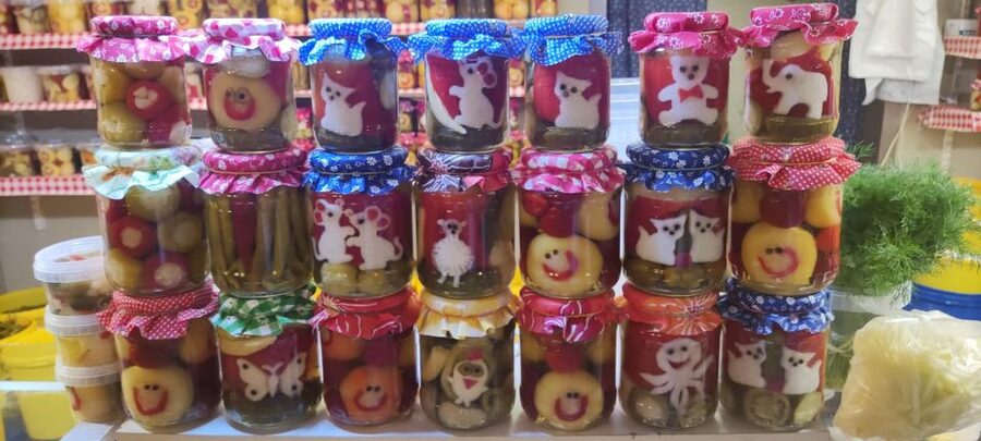 German tour: Central Market Hall of Budapest with tastings - Unicum and homemade syrup finish the visit