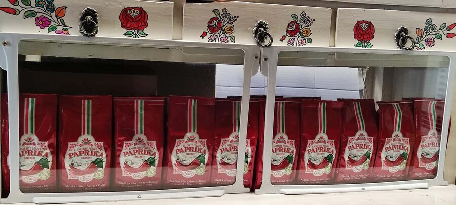 German tour: Central Market Hall of Budapest with tastings - What the tasting table teaches you