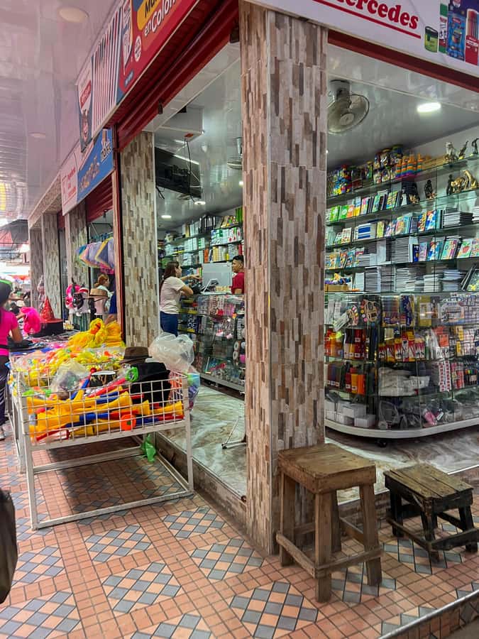 Get to know the real Cartagena: Bazurto Market gastronomic & cultural tour - Who should book this market tour?