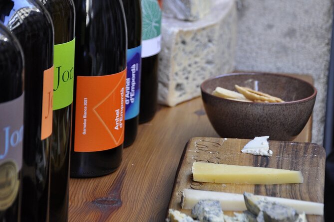 Girona Morning Food Tour & Local Market - Wine and cheese on Carrer de les Ballesteries